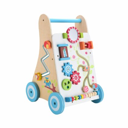 Puidust käimistugi-tegevuskeskus Mets