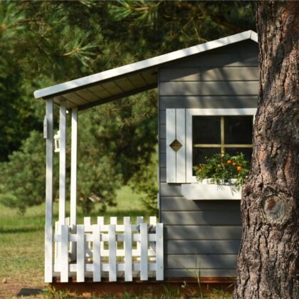 Laste mängumaja JOONAS puidust platvormil