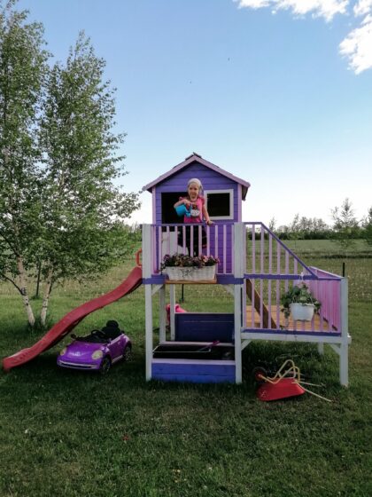 Laste mängumaja KARL liivakasti, kahe kiige ja ronimisseinaga