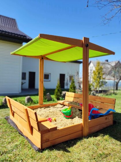 Immutatud puidust liivakast katusega, 140×140 cm (hall)