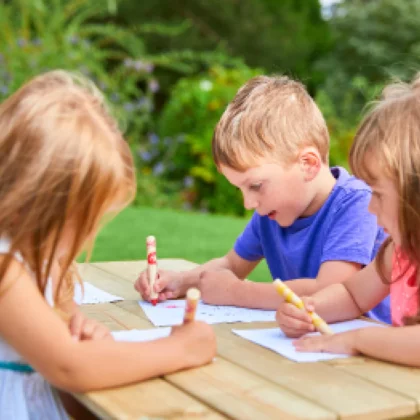 Kastidega laste piknikulaud ROBERTA