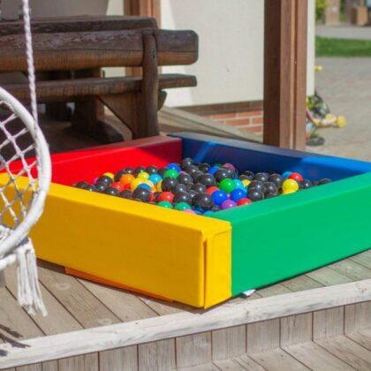 Pehme pallimere bassein 130 x 130 cm, värviline