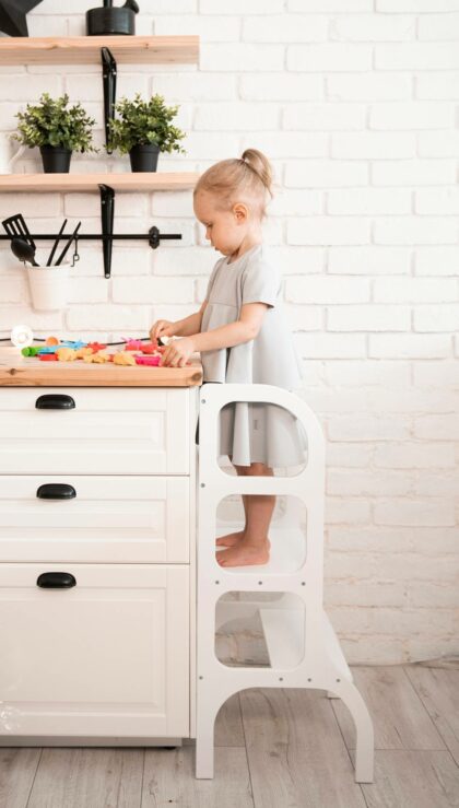 Laste puidust torntool, reguleeritava kõrgusega, valge