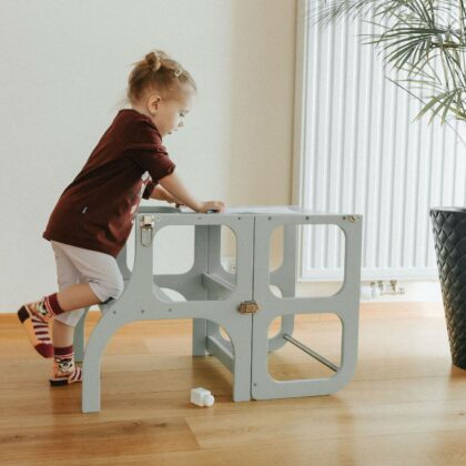 Laste puidust torntool-laud, hall hõbedaste detailidega