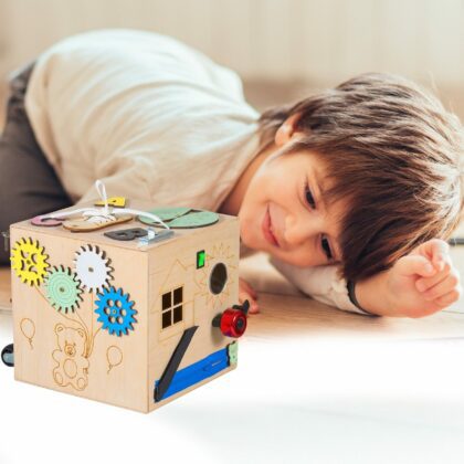 Puidust tegevuskuubik INSENER