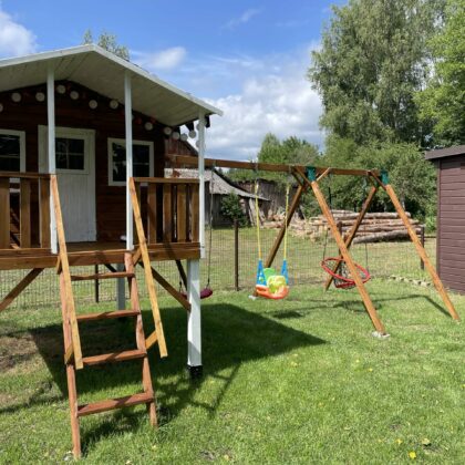 Puidust käsipuu trepile