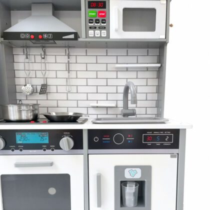 Helidega puidust mänguköök OTIS