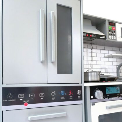 Helidega puidust mänguköök OTIS