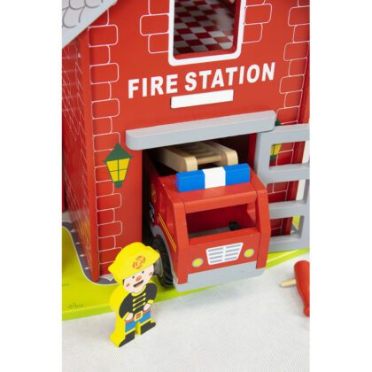 Laste puidust tuletõrjejaam