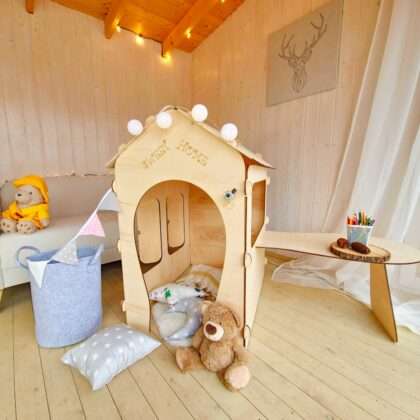 Laste mängumaja koos lauaga, naturaalne