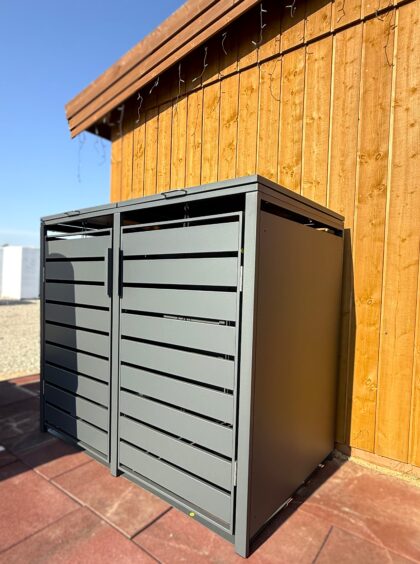 Metallist prügikastide kuur lukuga, kahekohaline - Image 3