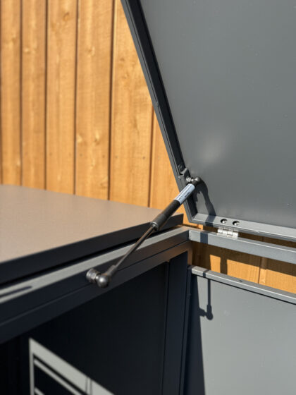 Metallist prügikastide kuur lukuga, kahekohaline - Image 9