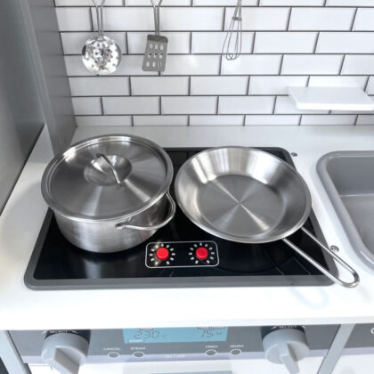 Helidega puidust mänguköök OTIS