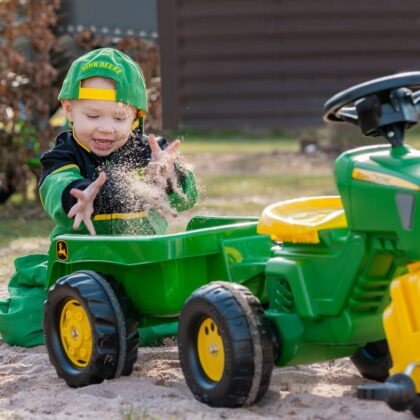 Pedaalidega kolmerattaline traktor järelkäruga, John Deere, roheline